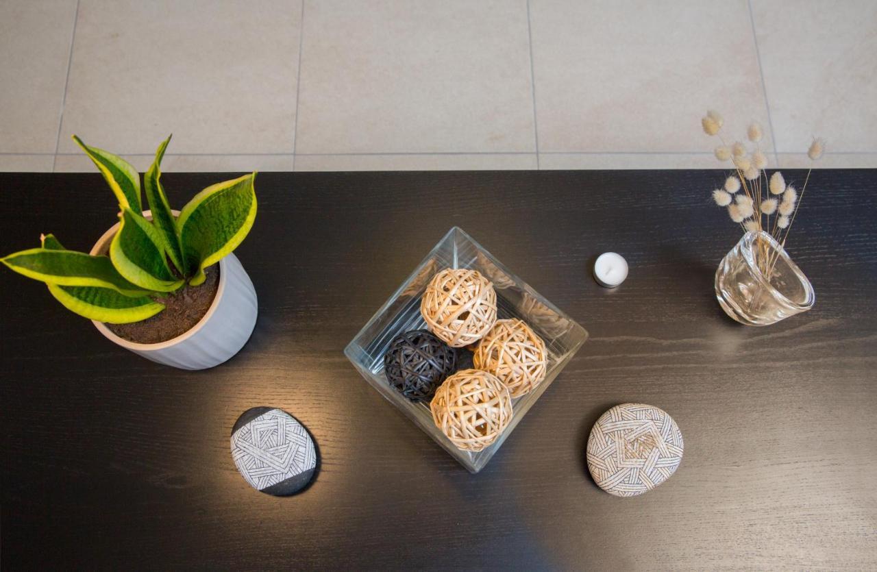 Lovely New Βuild Flat Near Metro - Free Parking Atenas Exterior foto